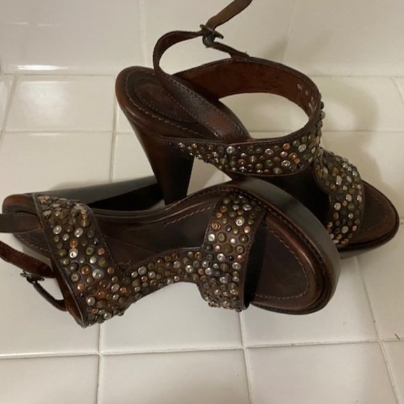 Frye - Picture 3 of 3